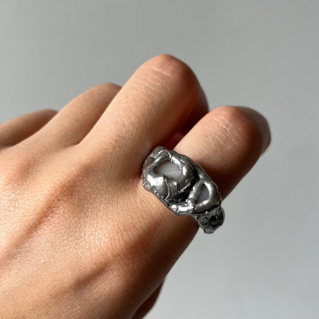 anillo hecho a mano formas orgánicas y únicas