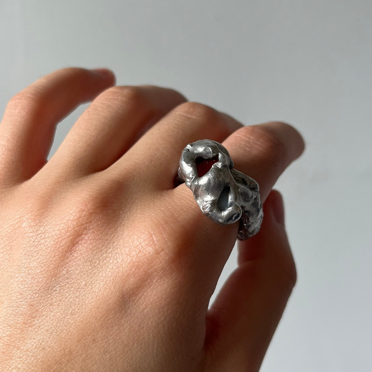 anillo plateado mujer