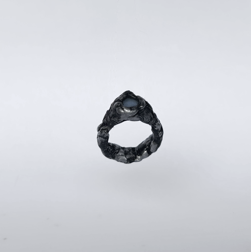 anillo plateado hombre