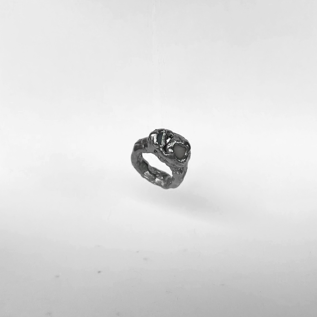 anillo plateado hecho a mano
