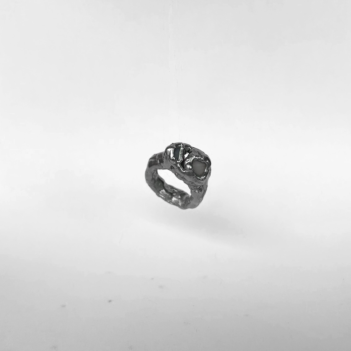 anillo plateado hecho a mano