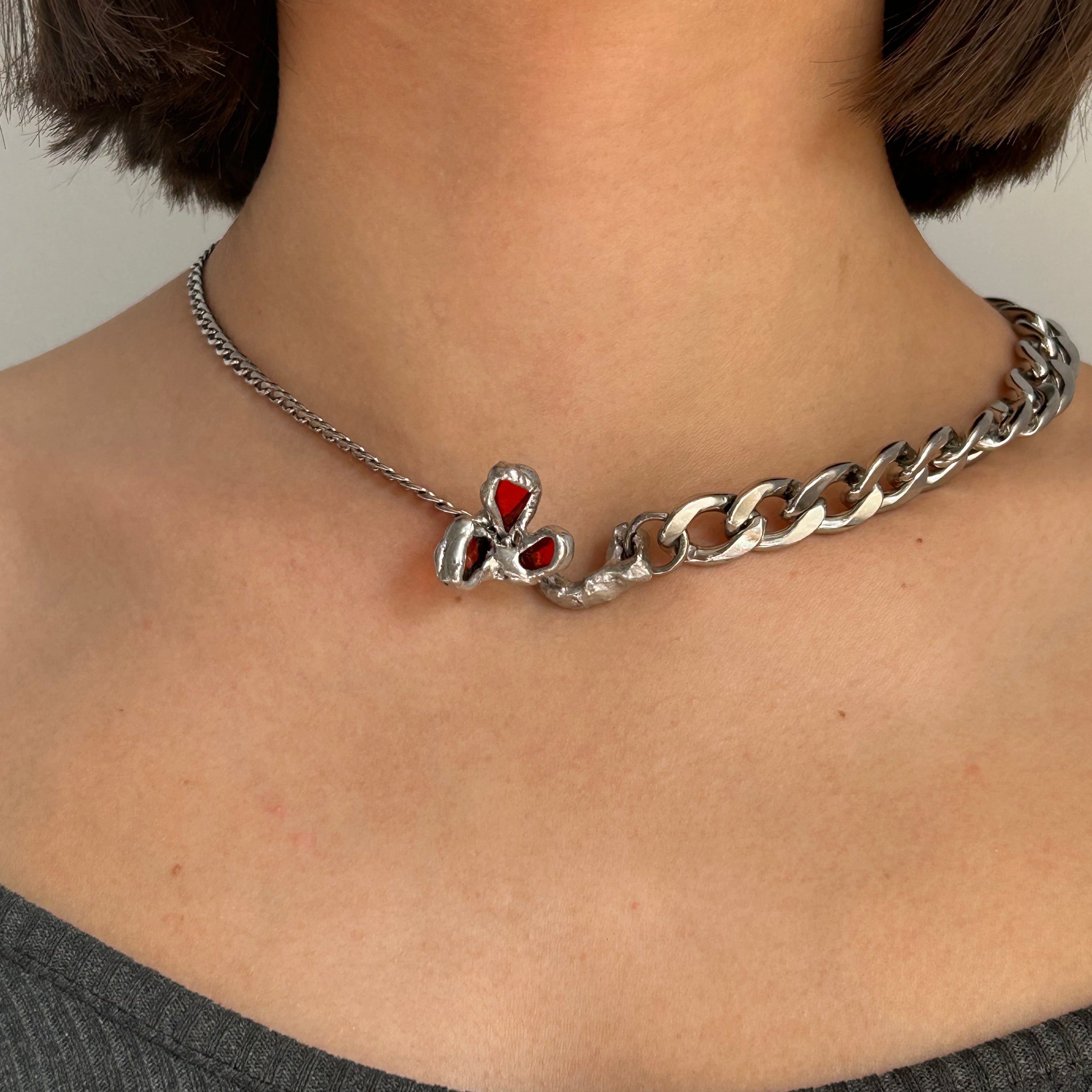 collar plateado