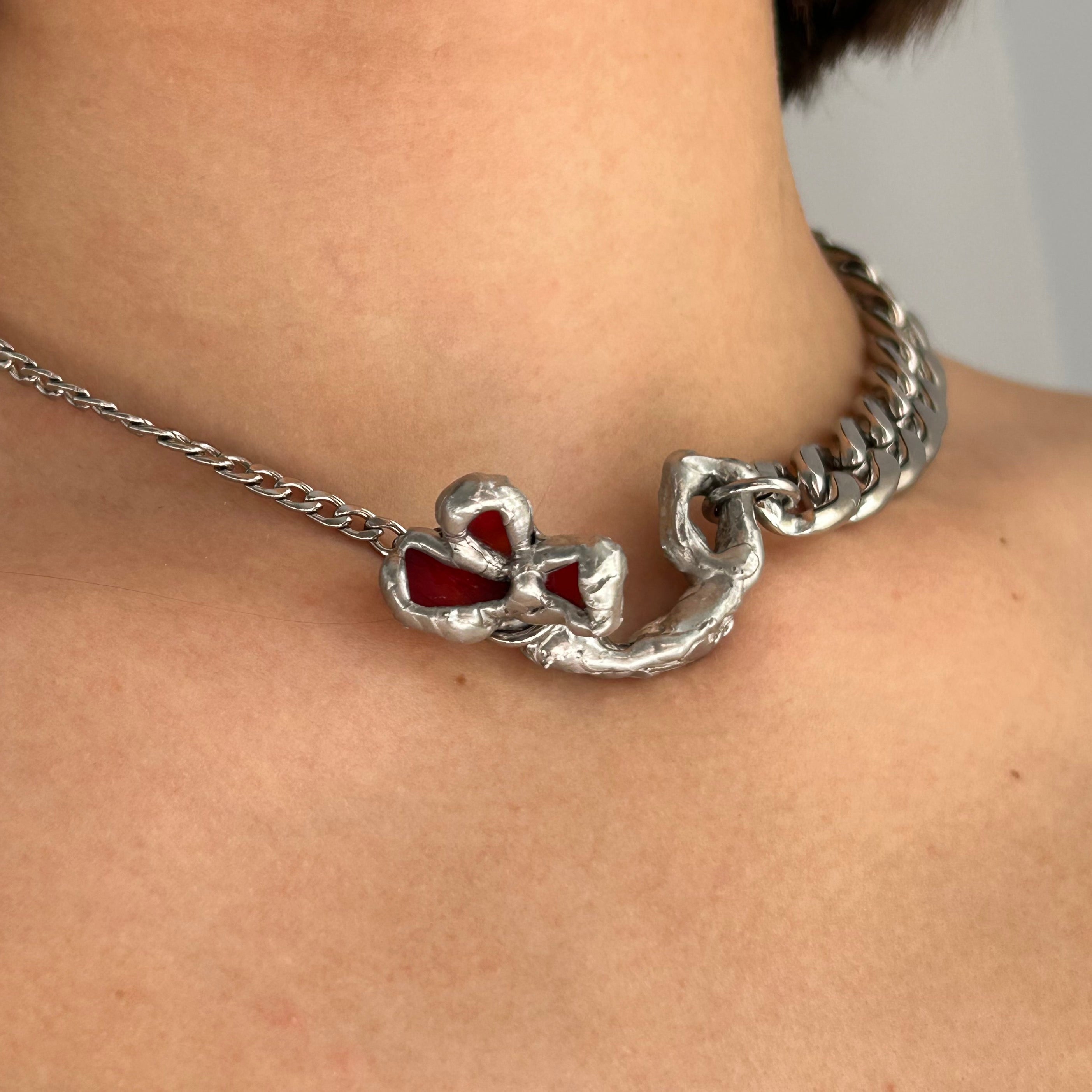 collar plateado hecho a mano