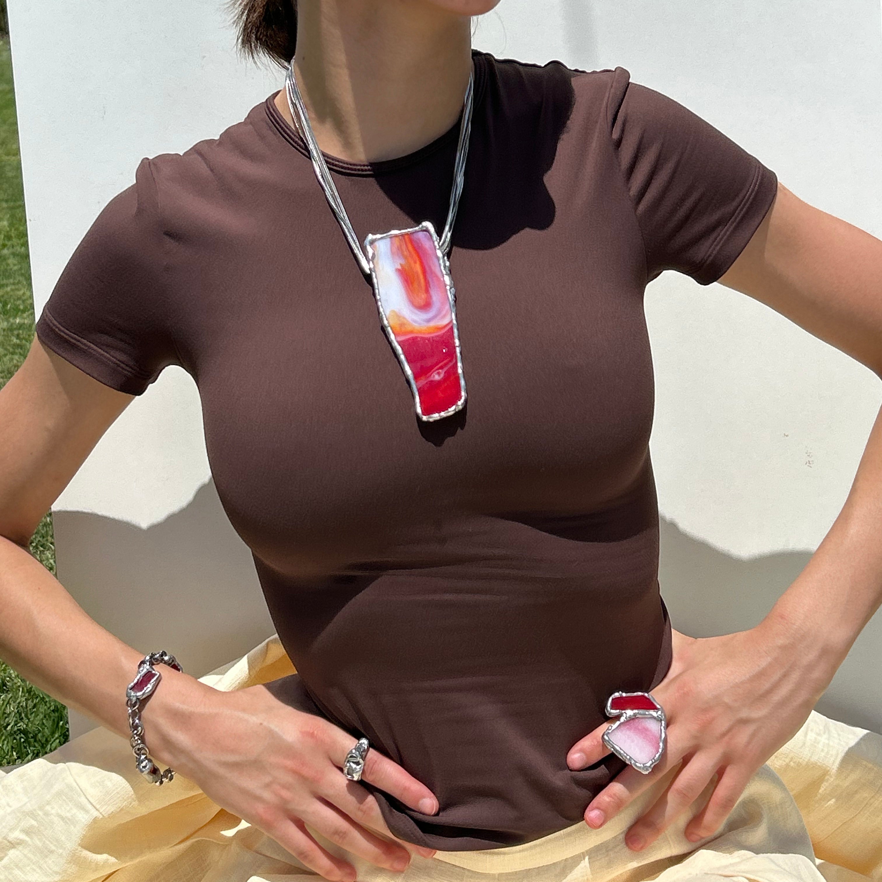 collar llamativo hecho a mano