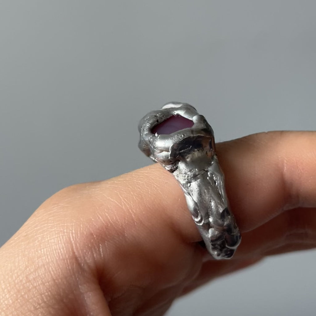 anillo plateado único