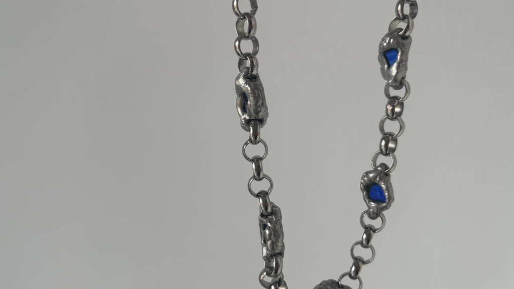 collar plateado para verano